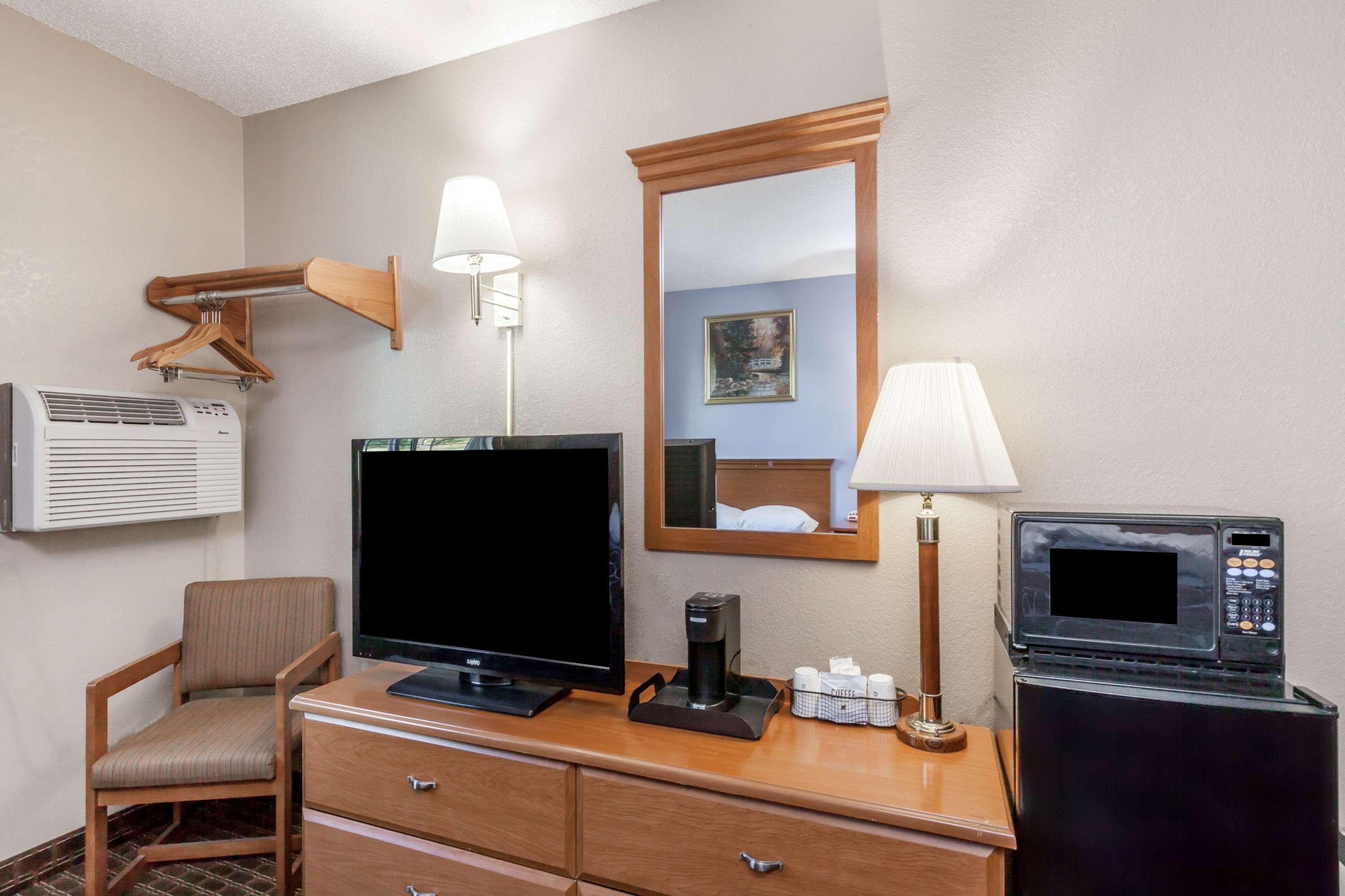 Super 8 By Wyndham Johnstown/Gloversville Εξωτερικό φωτογραφία